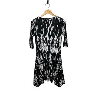 Veeca Marble Print Crinkle‎ Dress